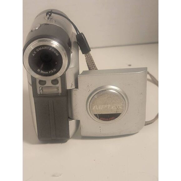 Aiptek Silver 6 Mega Pixel 4X Smart Zoom Digital Video Camcorder - Picture 3 of 6
